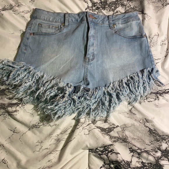 Pants - ⭐️⭐️⭐️Denim shredded shorts